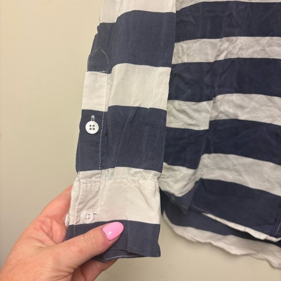 Equipment 100% Silk Blouse - Picture 3 of 12